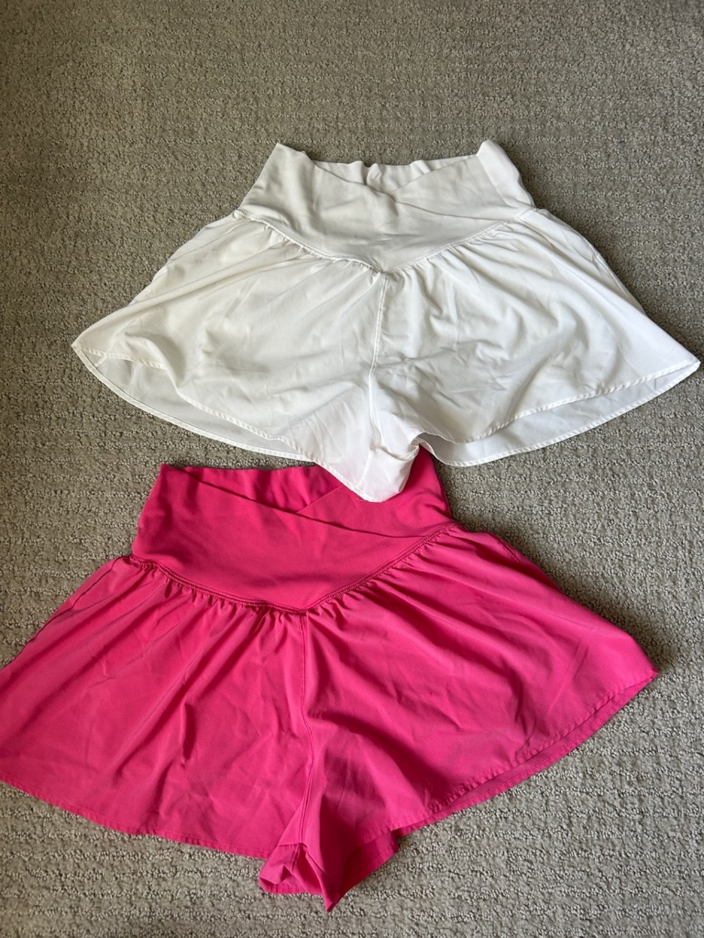 aerie Women's Athletic Skort Shorts in White and Hot Pink